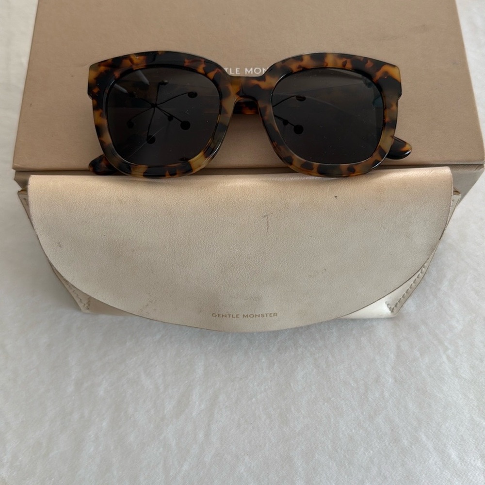 Gentle Monster Tortoise Shell Sunglasses